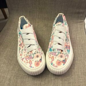 Blowfish Malibu Canvas Slip on Sneaker, size 6.5